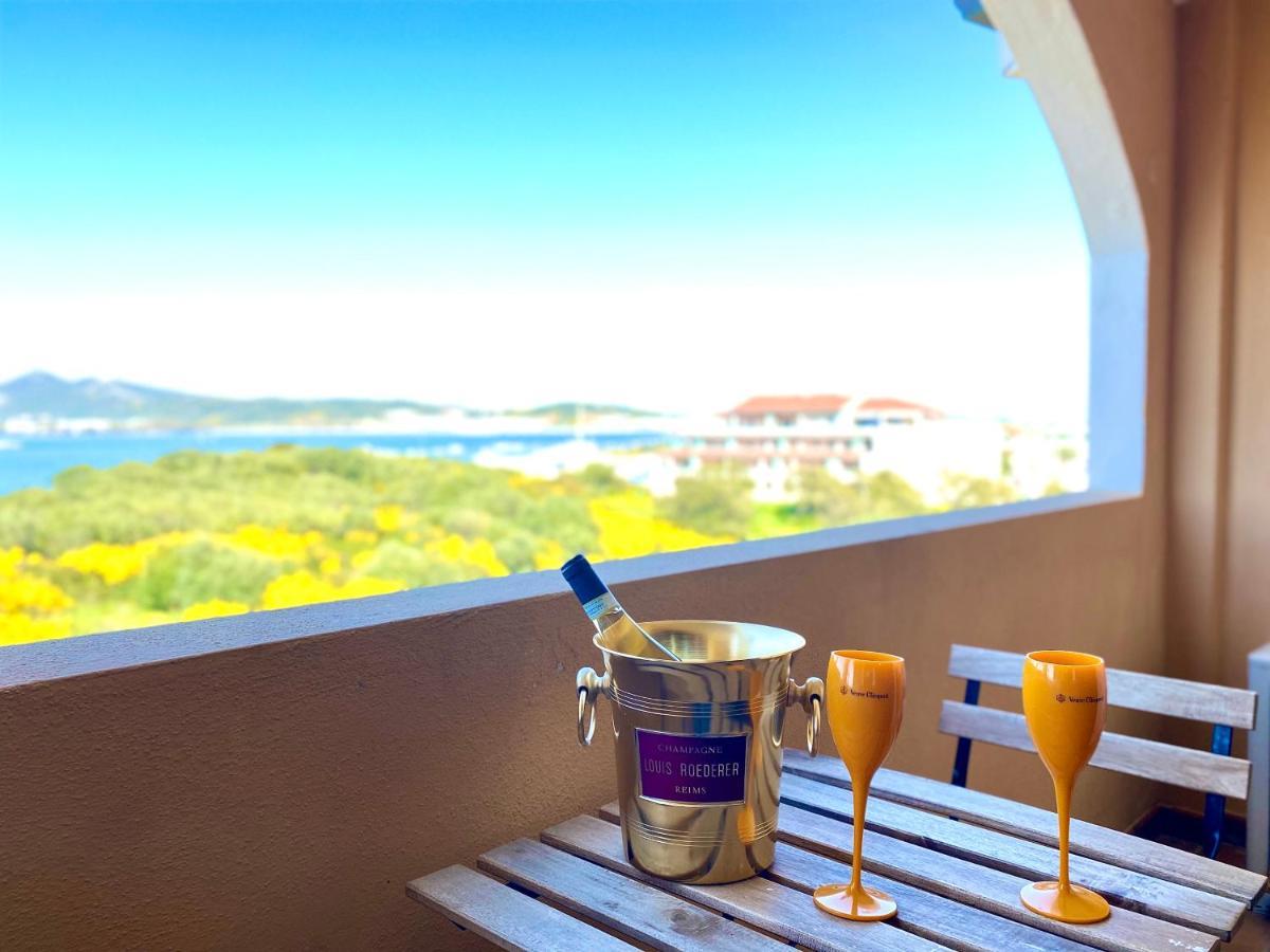 Homey Experience - Navy Sea View Apartments Olbia Bagian luar foto