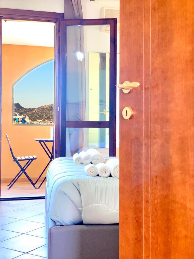 Homey Experience - Navy Sea View Apartments Olbia Bagian luar foto