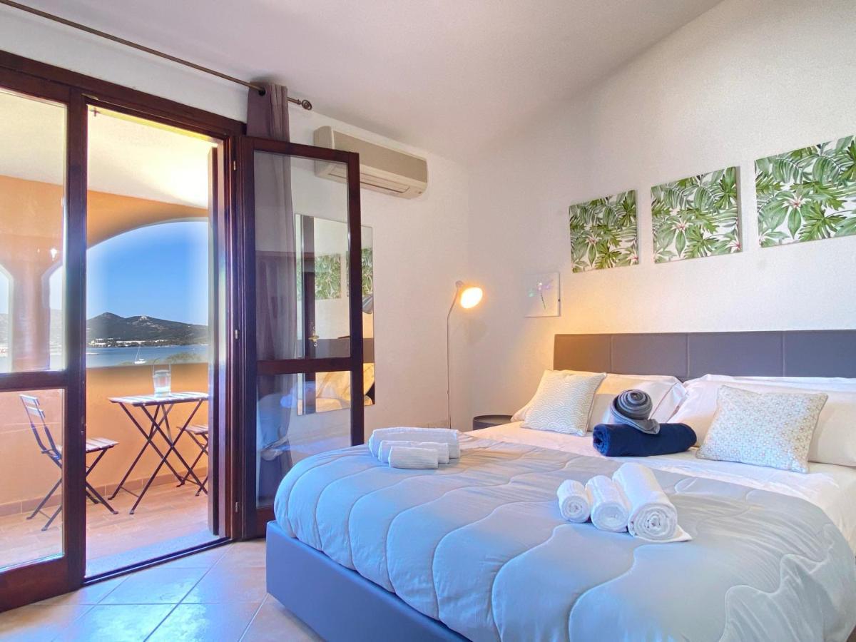 Homey Experience - Navy Sea View Apartments Olbia Bagian luar foto